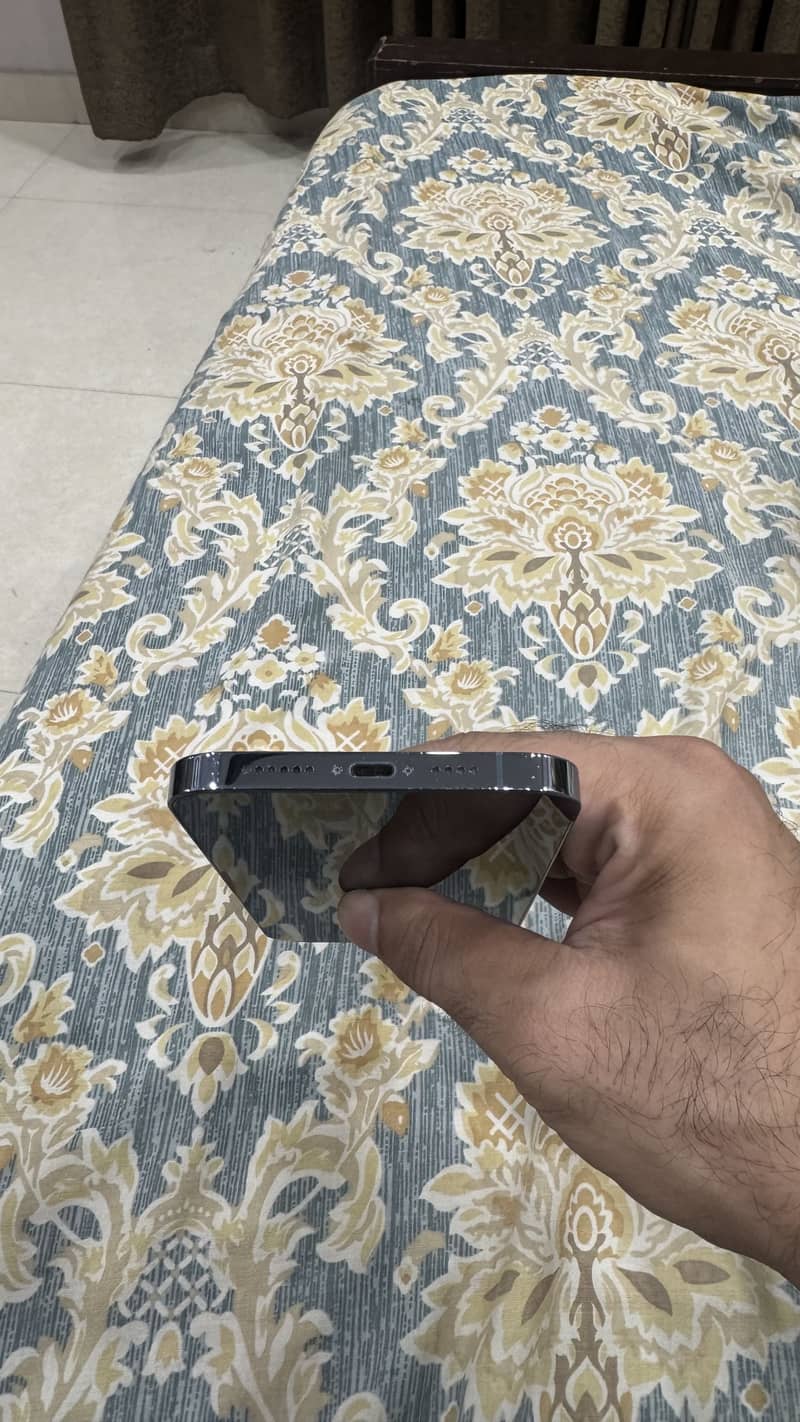 Apple iPhone 13 Pro Max 11