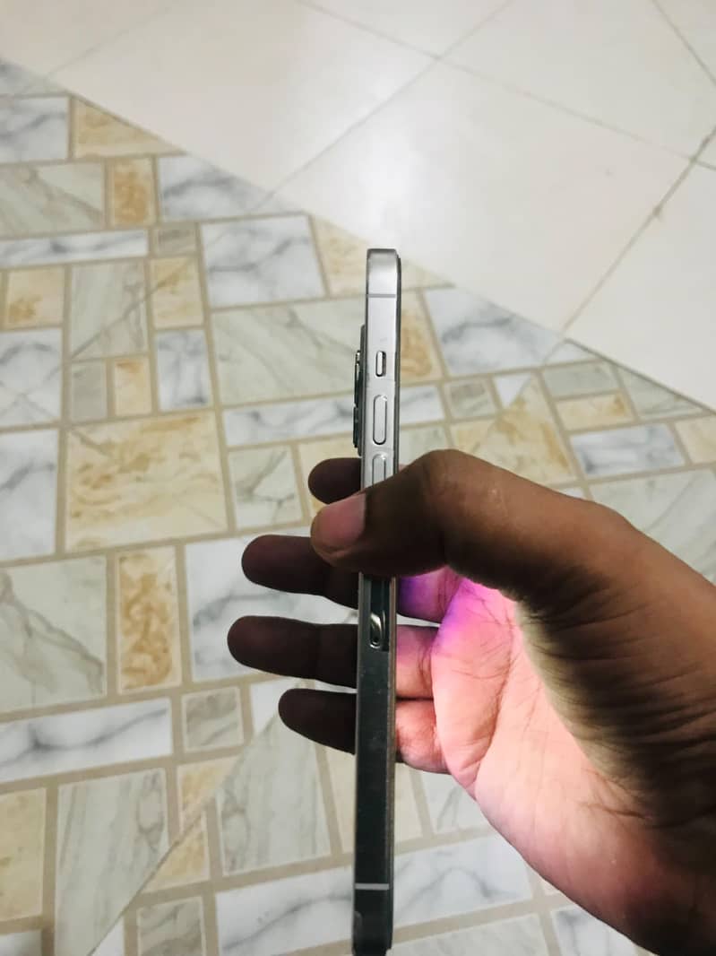 iphone 12 Pro Max 3