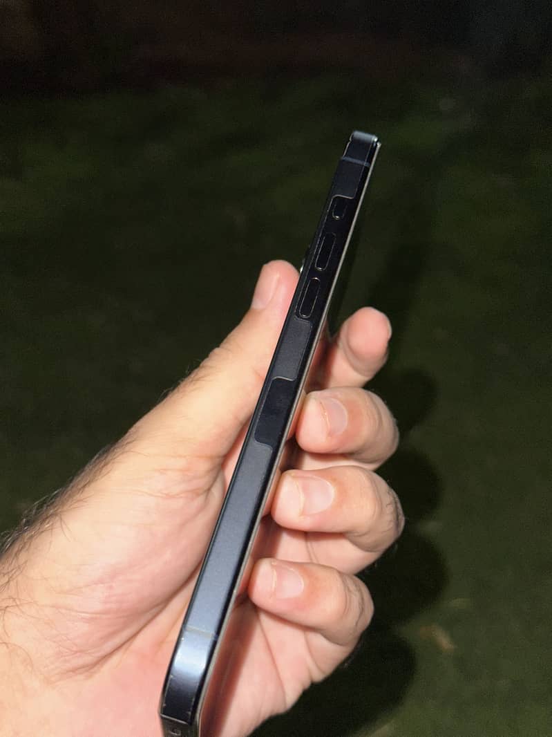 Apple iPhone 15 Pro Max 1
