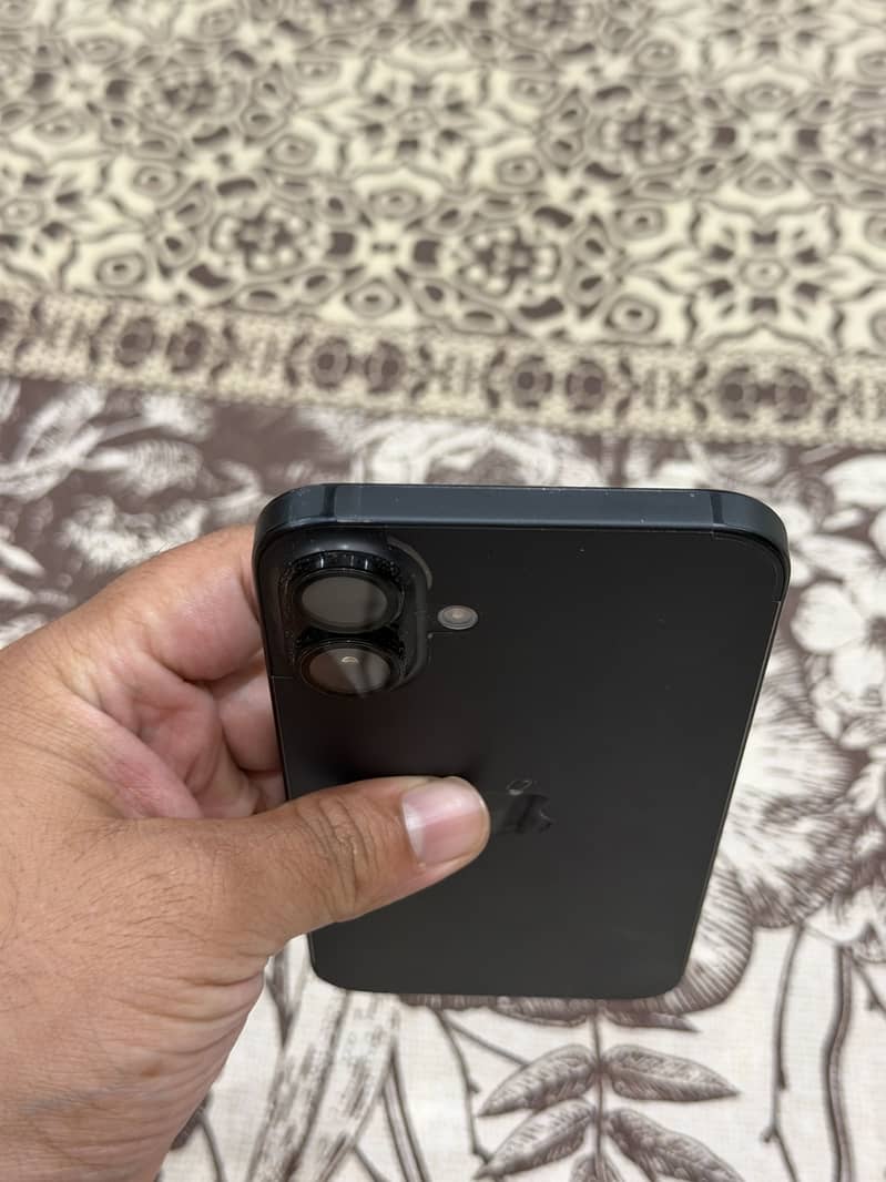 Apple iPhone 16 Plus 1