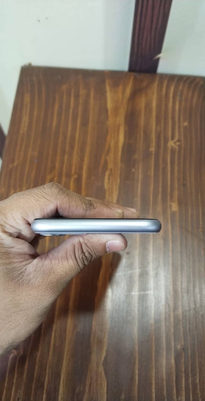 Apple iPhone 11 5