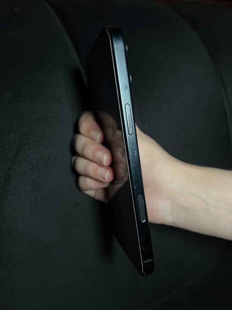 Apple iPhone 16 Plus 2