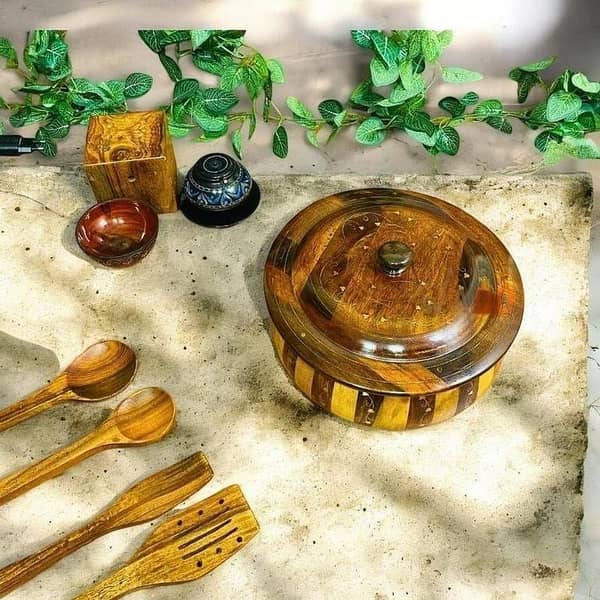 Premium Sheesham Wooden Hotpot with Real Brass Inlay | Hotpot for Roti | Wooden Hotpot.