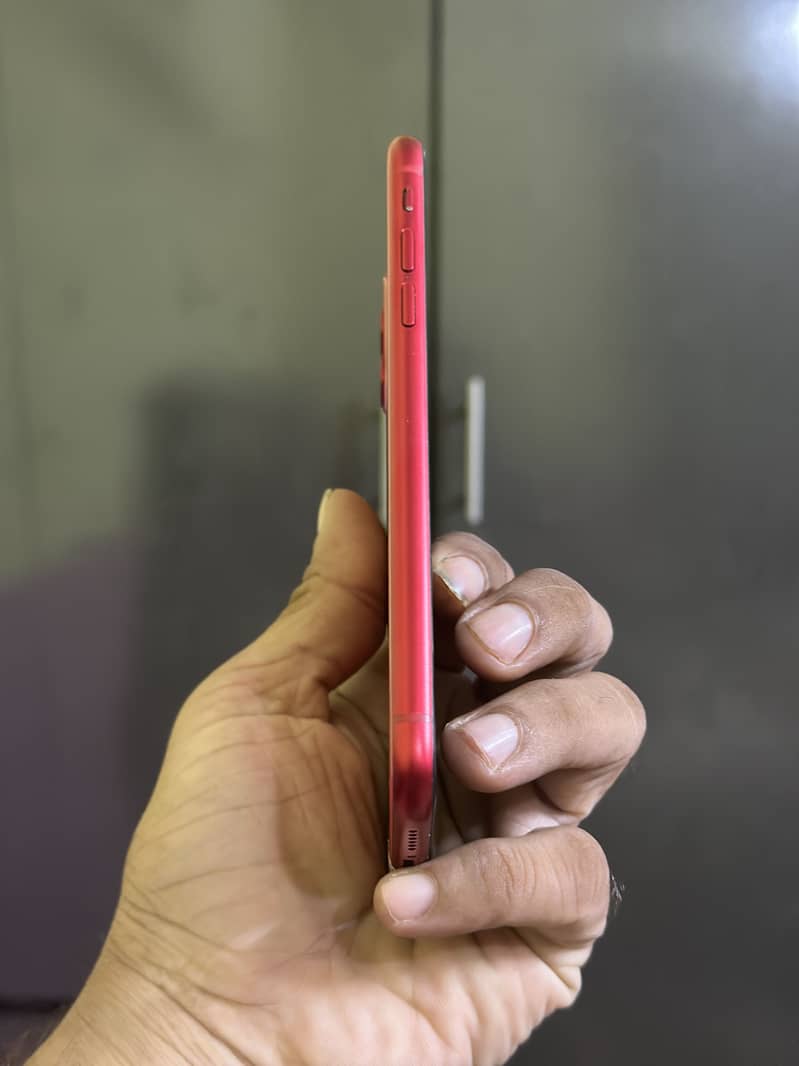 Apple iPhone 11 3