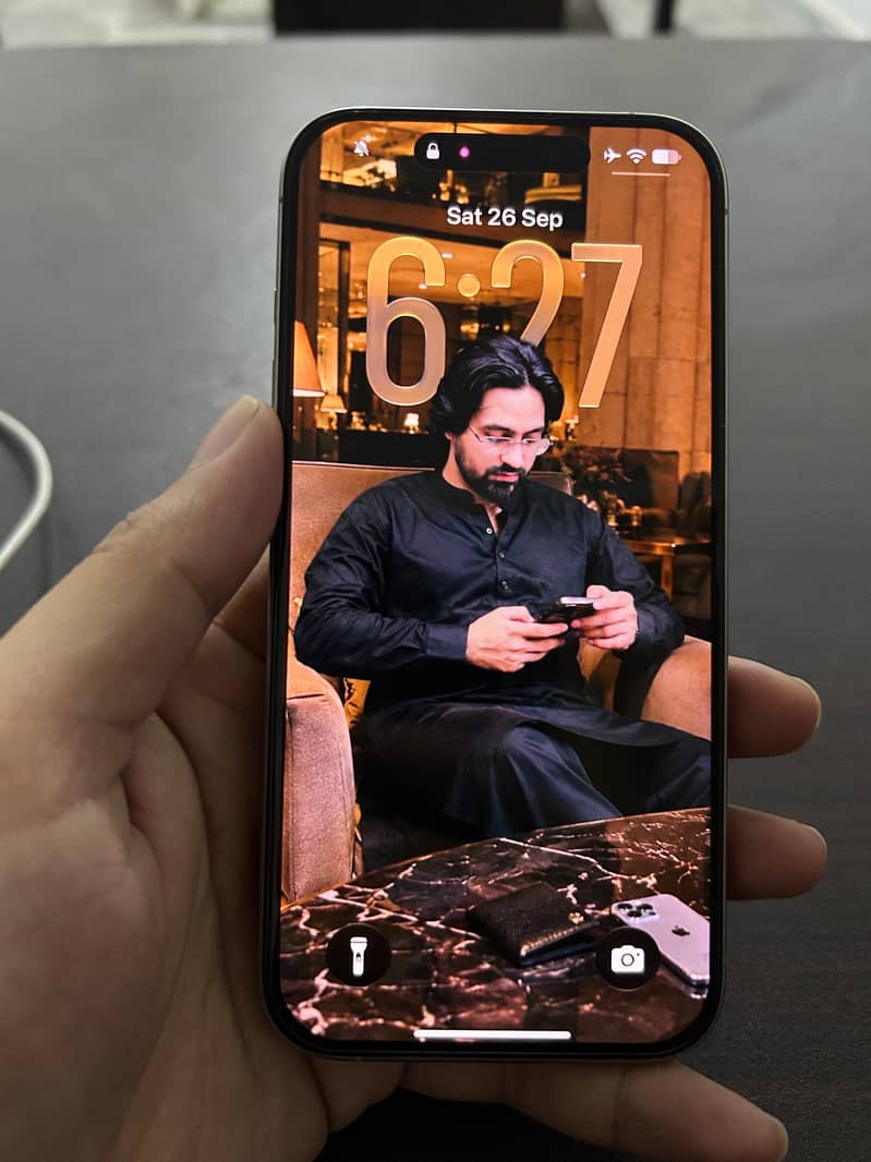 Apple iPhone 15 Pro 2