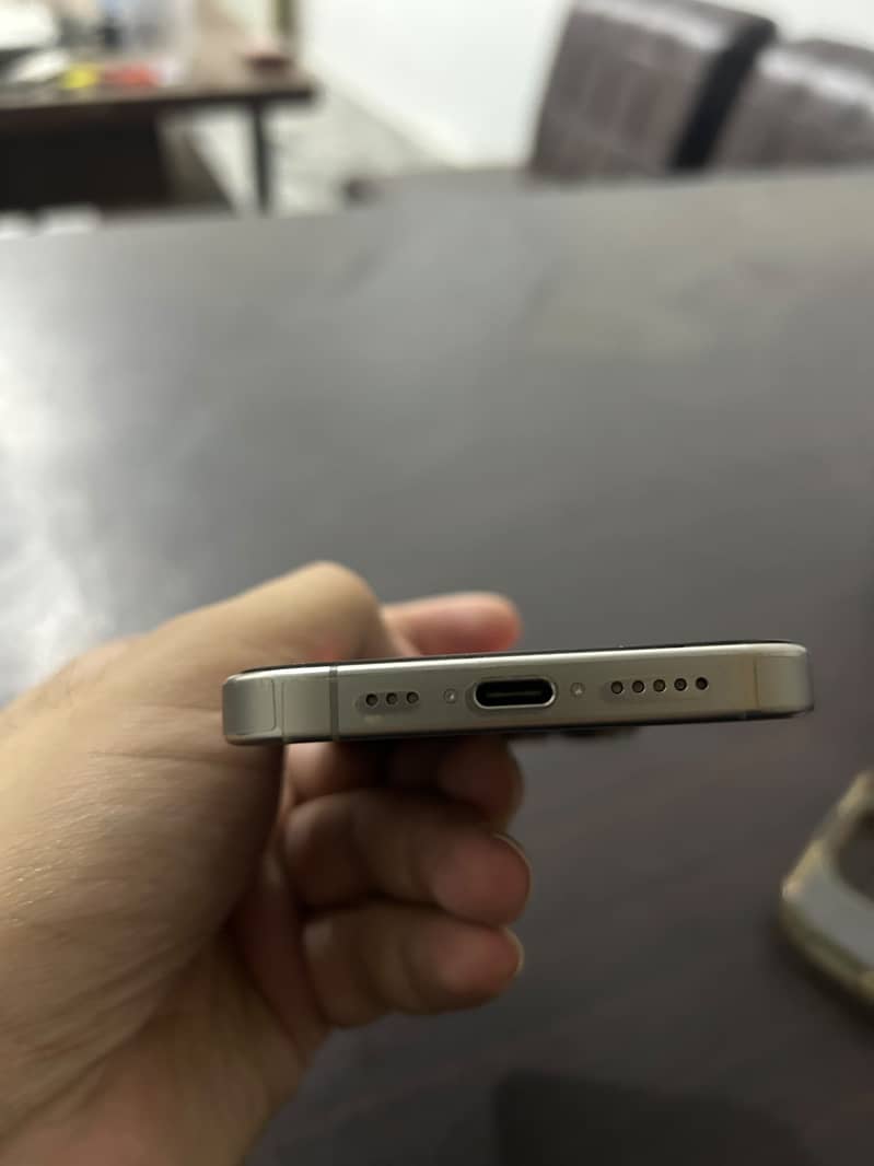 Apple iPhone 15 Pro 7