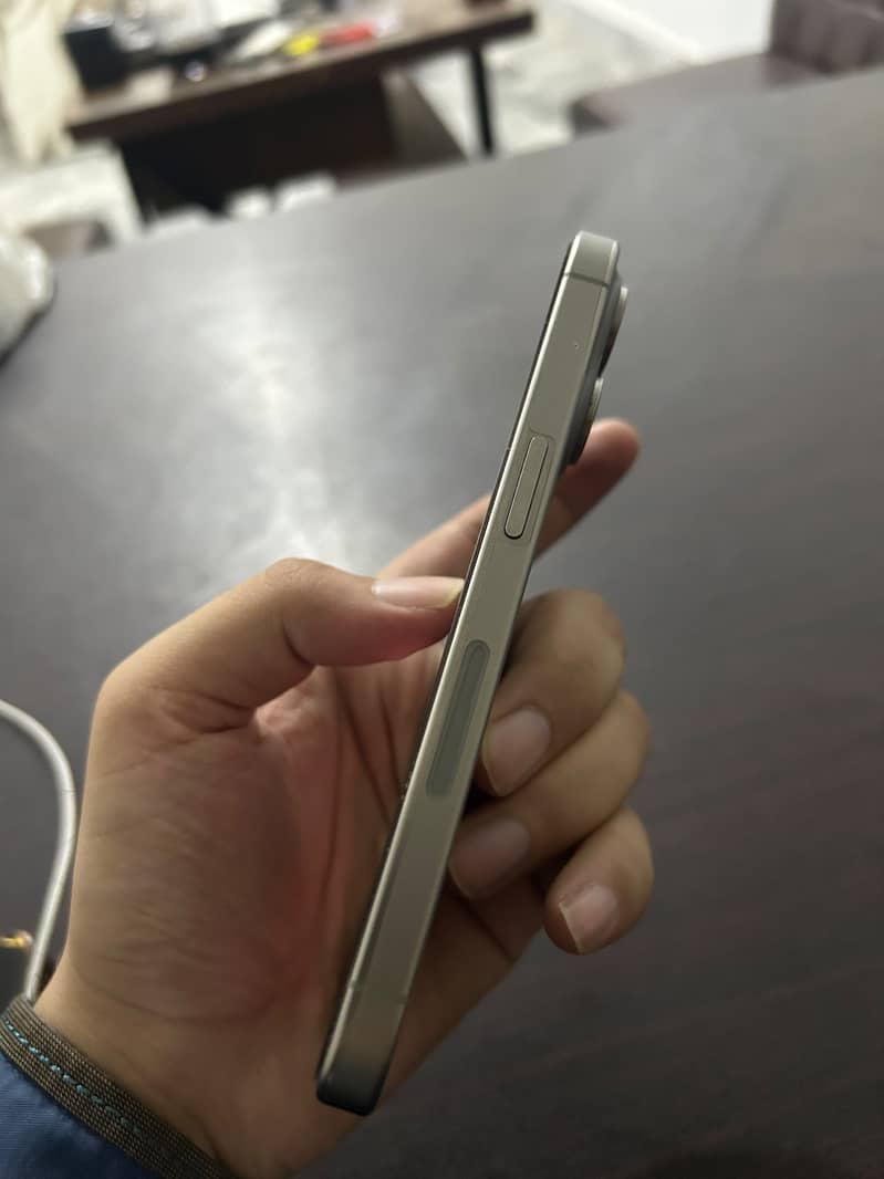 Apple iPhone 15 Pro 9