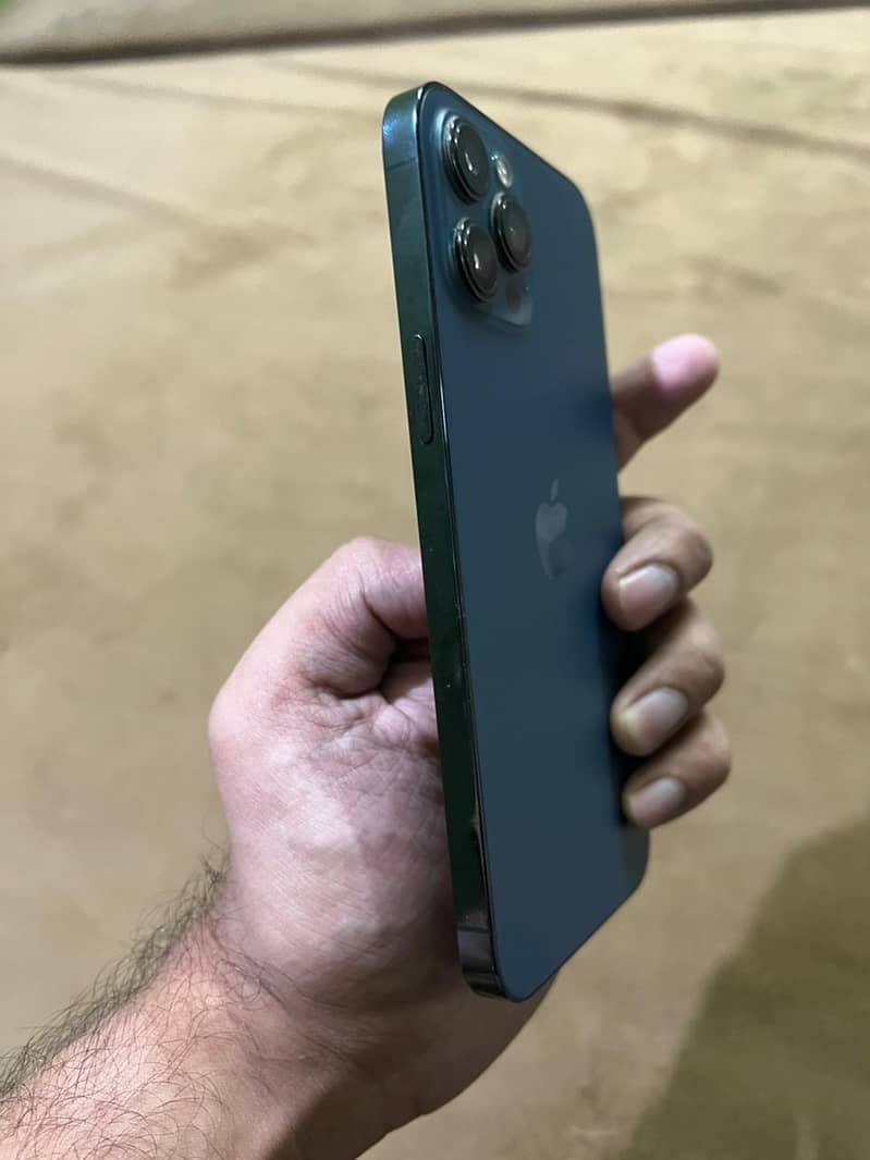 Apple iPhone 12 Pro Max 1