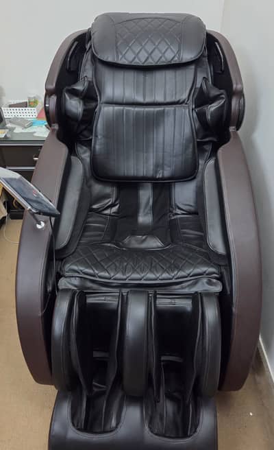 JC BUCKMAN MESSAGER CHAIR1