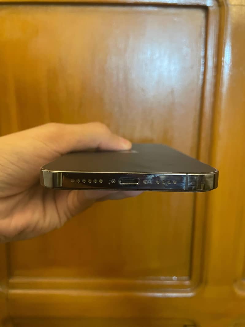 Apple iPhone 12 Pro Max 3