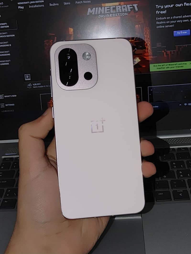 OnePlus 13T 1