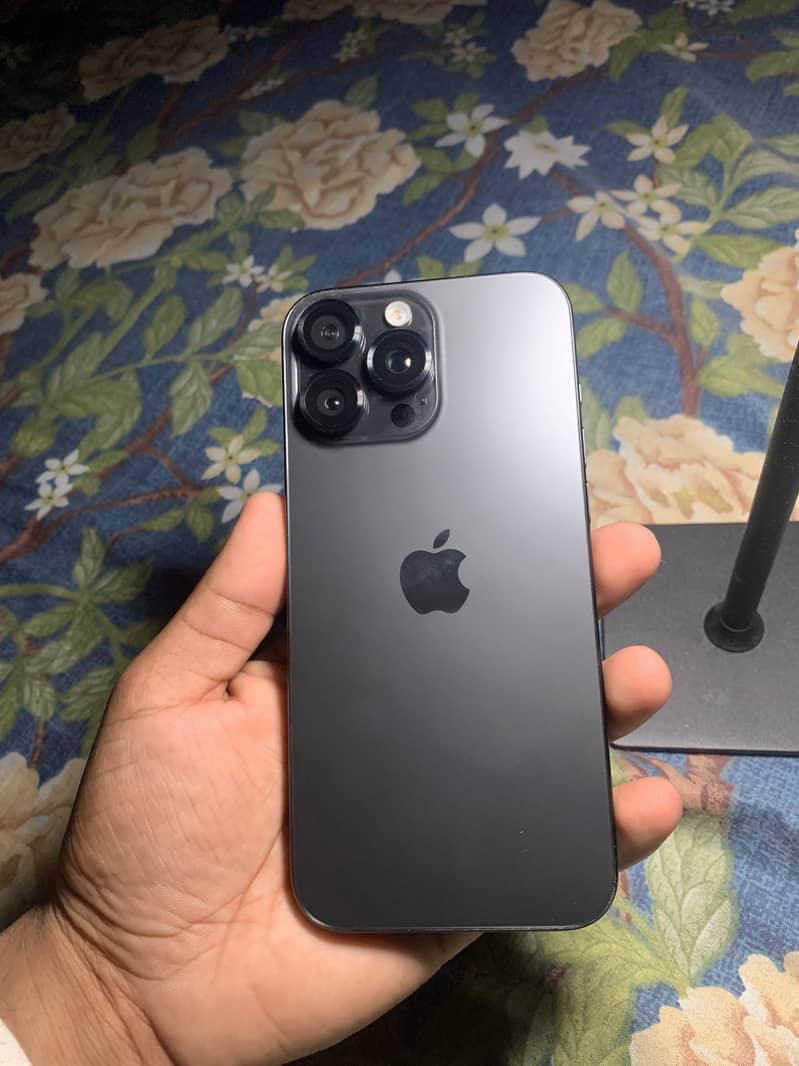 Apple iPhone 16 Pro Max 0