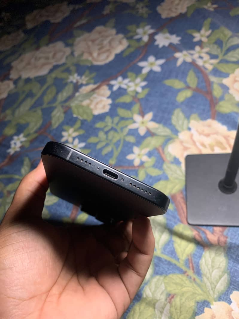 Apple iPhone 16 Pro Max 3