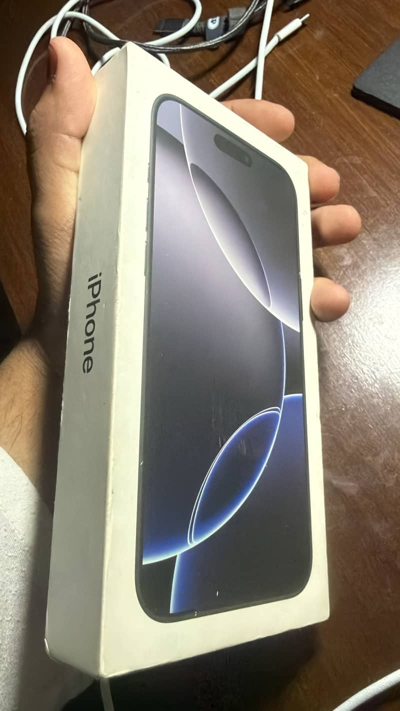 Apple iPhone 16 Pro Max 8