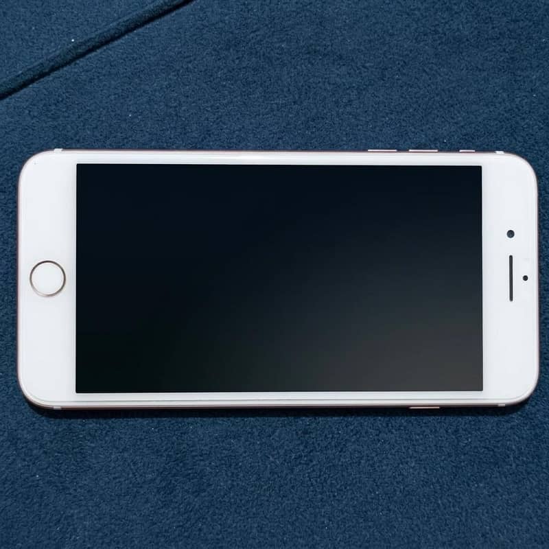 Apple iPhone 7 Plus 0