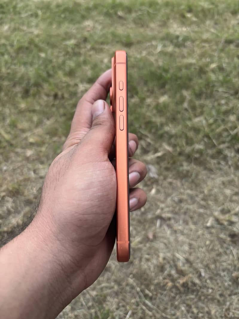 Apple iPhone 17 Pro Max 4