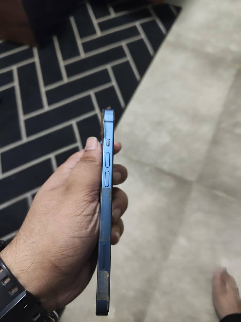 Apple iPhone 13 3