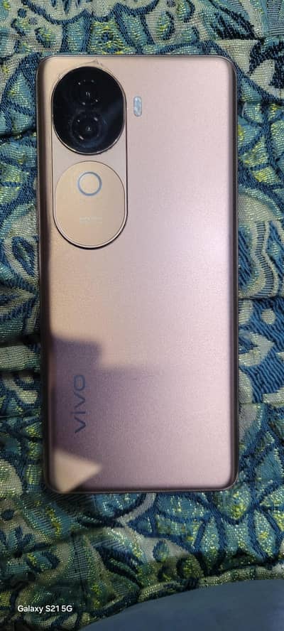 Vivo V40e condition 10/9.5 price 80sa nicha wala rabta na Kara