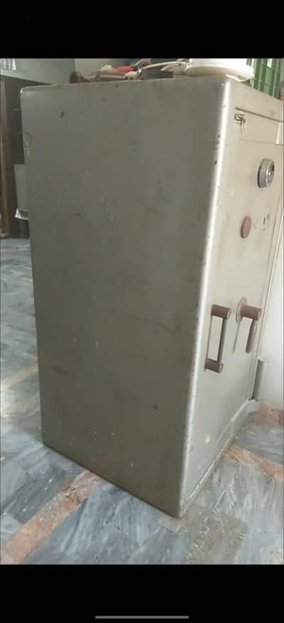 Heavy Duty Iron Tijori 5 Feet | Fingerprint Lock | Steel Safe