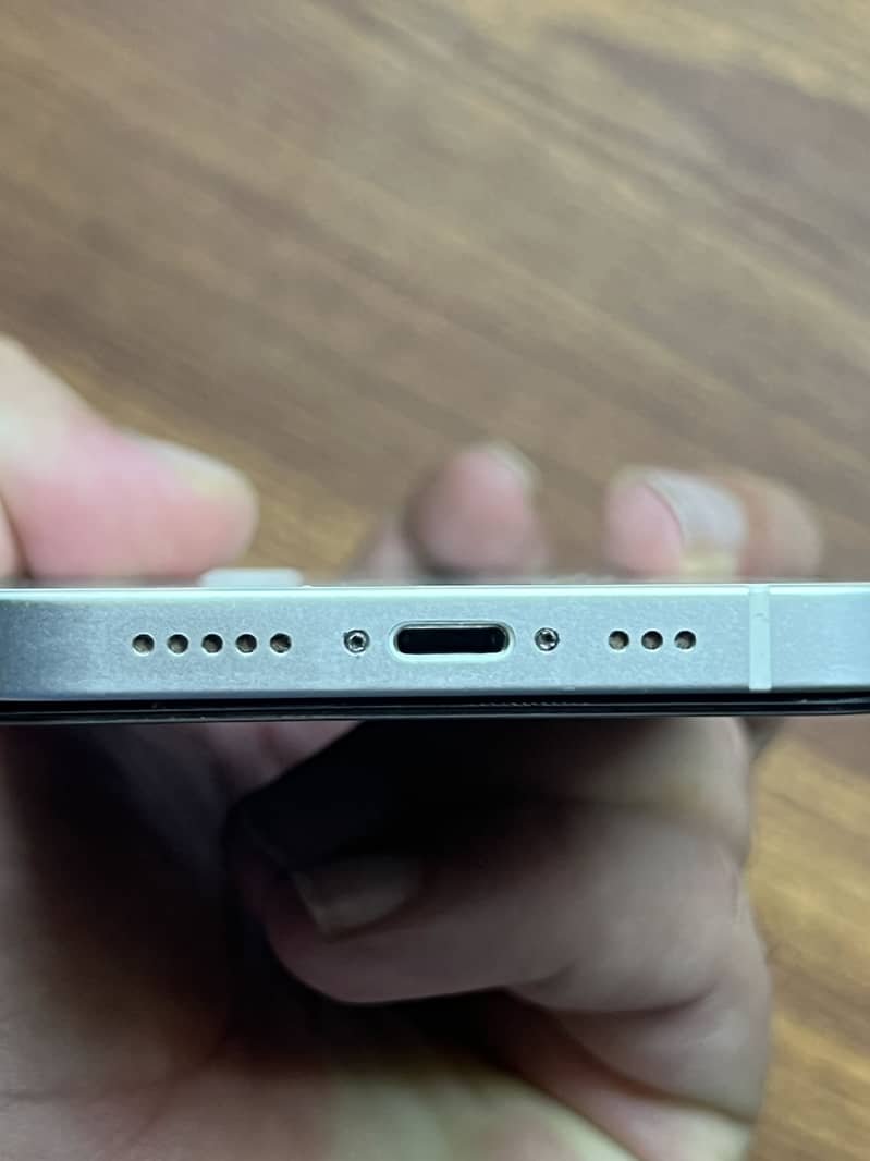 Apple iPhone 12 3