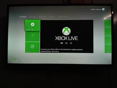 xbox 360 slim with 32 inch LCD