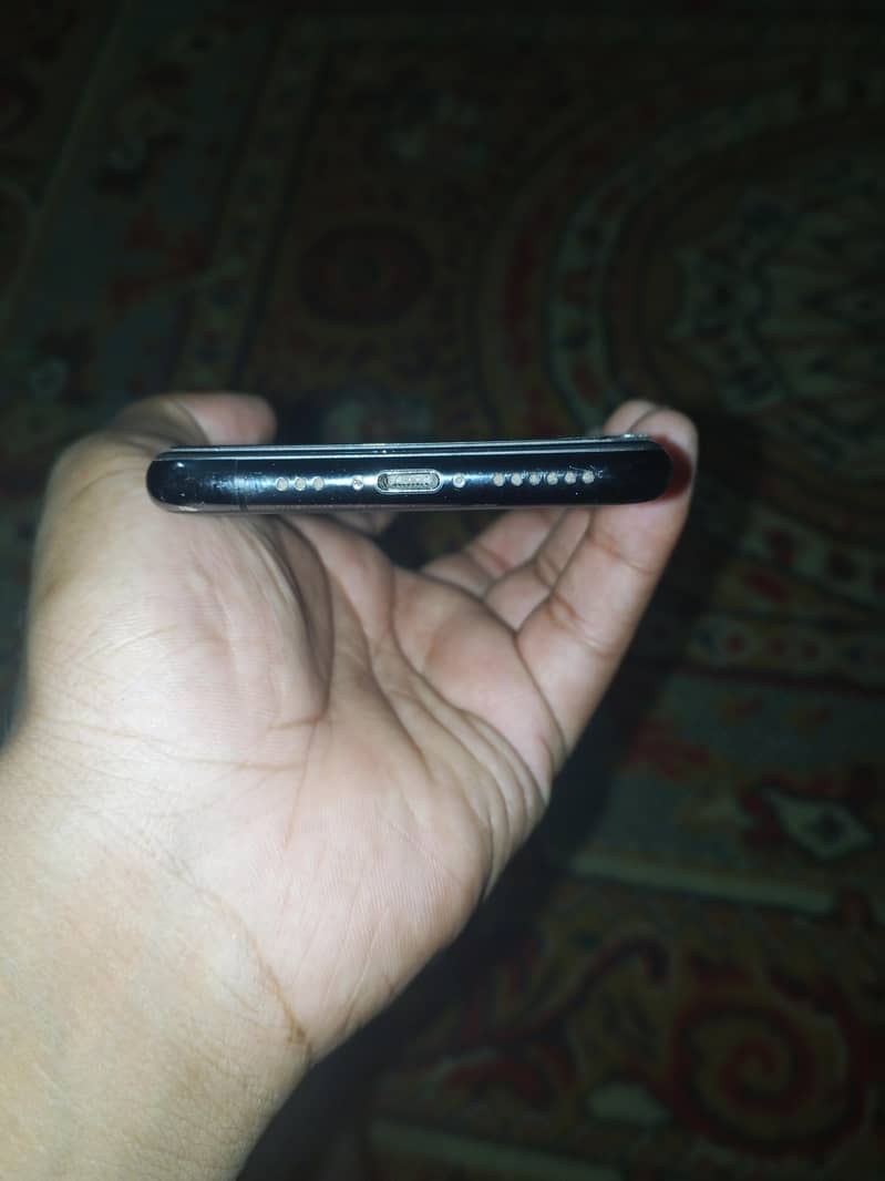 Apple iPhone 11 Pro 3