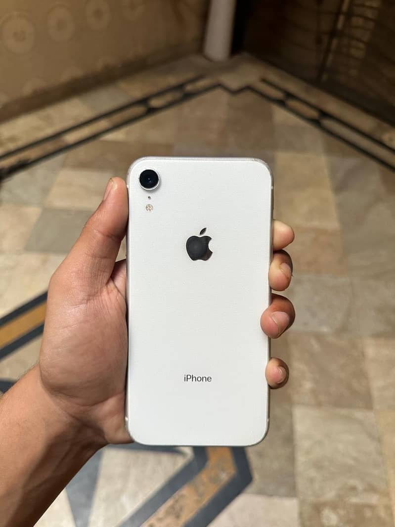 Apple iPhone XR 0