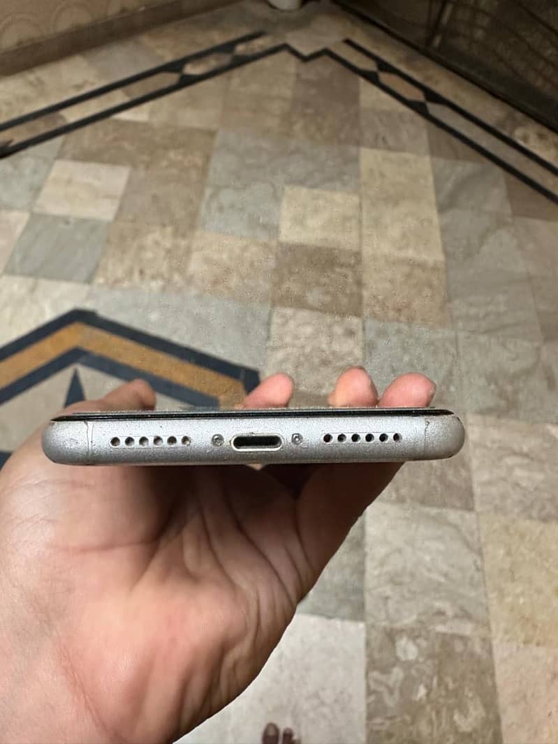 Apple iPhone XR 2
