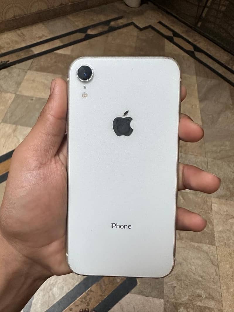 Apple iPhone XR 3