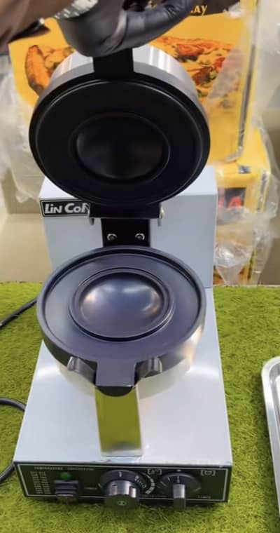 UFO burger machine