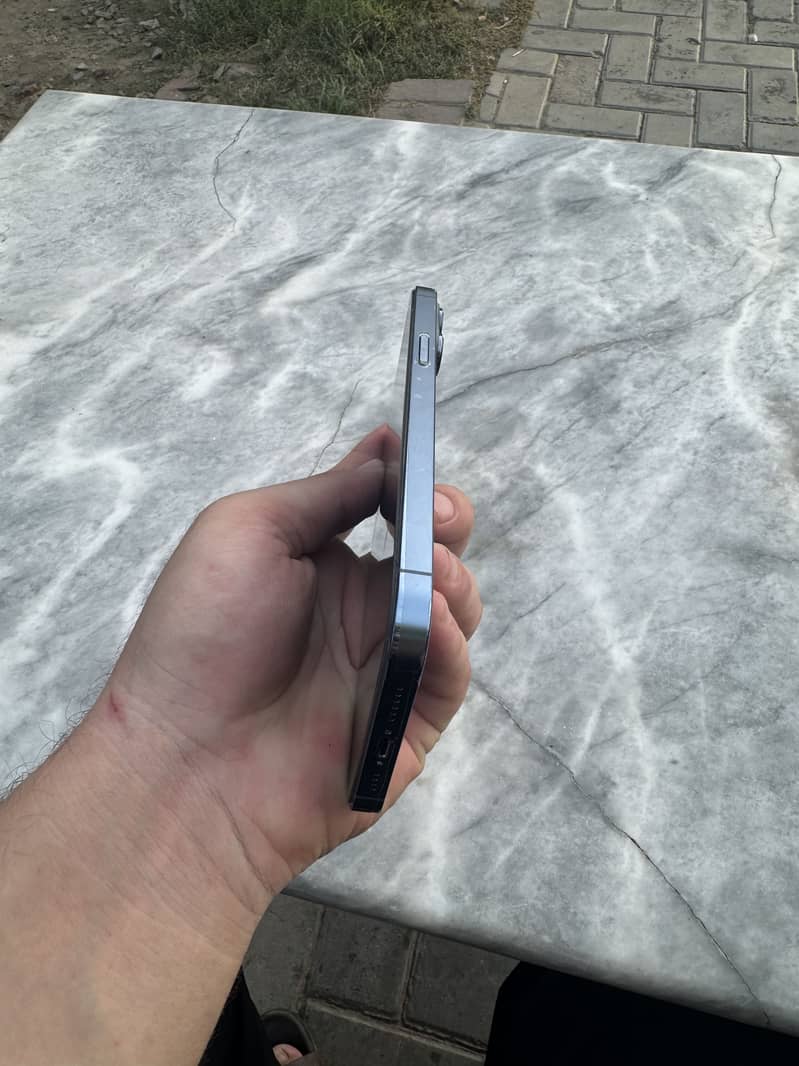 Apple iPhone 13 Pro Max 8