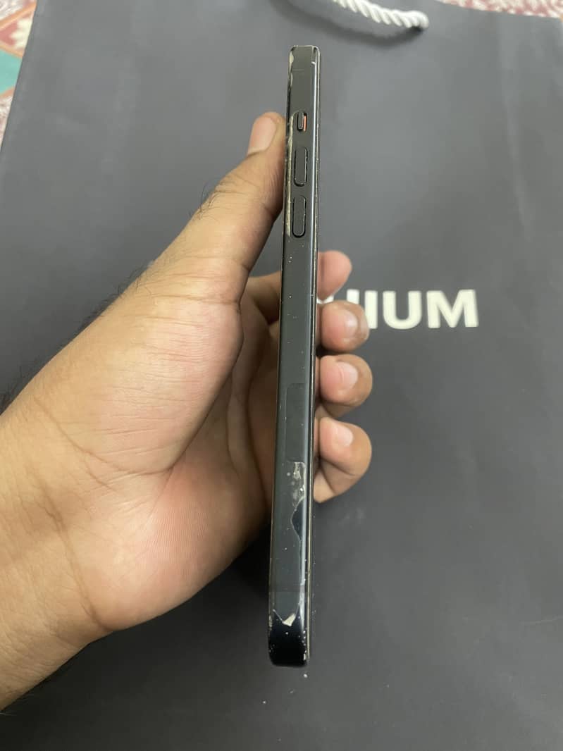 Apple iPhone 15 plus 6