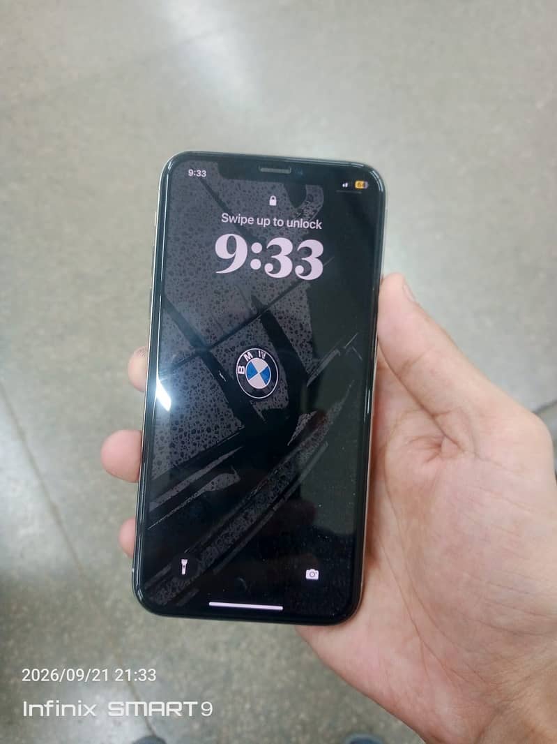 Apple iPhone X 3
