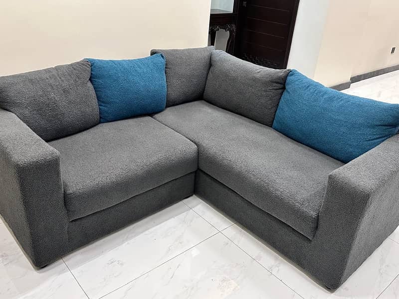 L shaper Sofa 0
