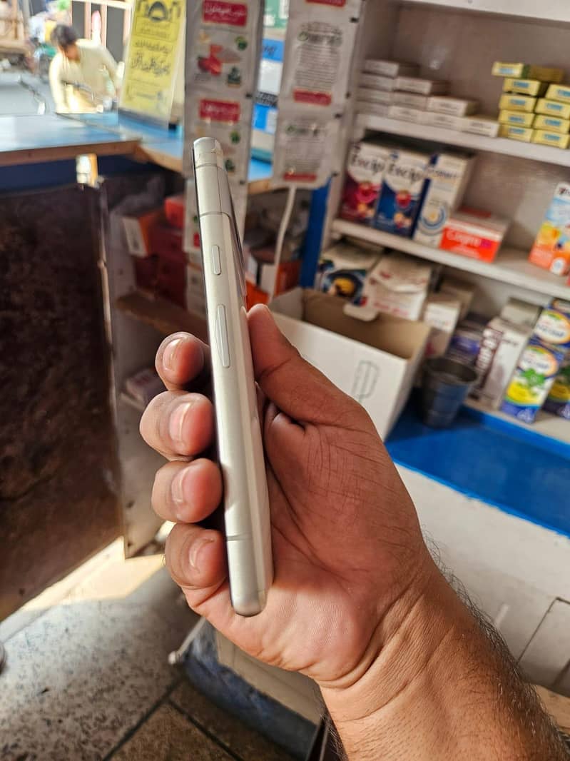 Google Pixel 7a 3