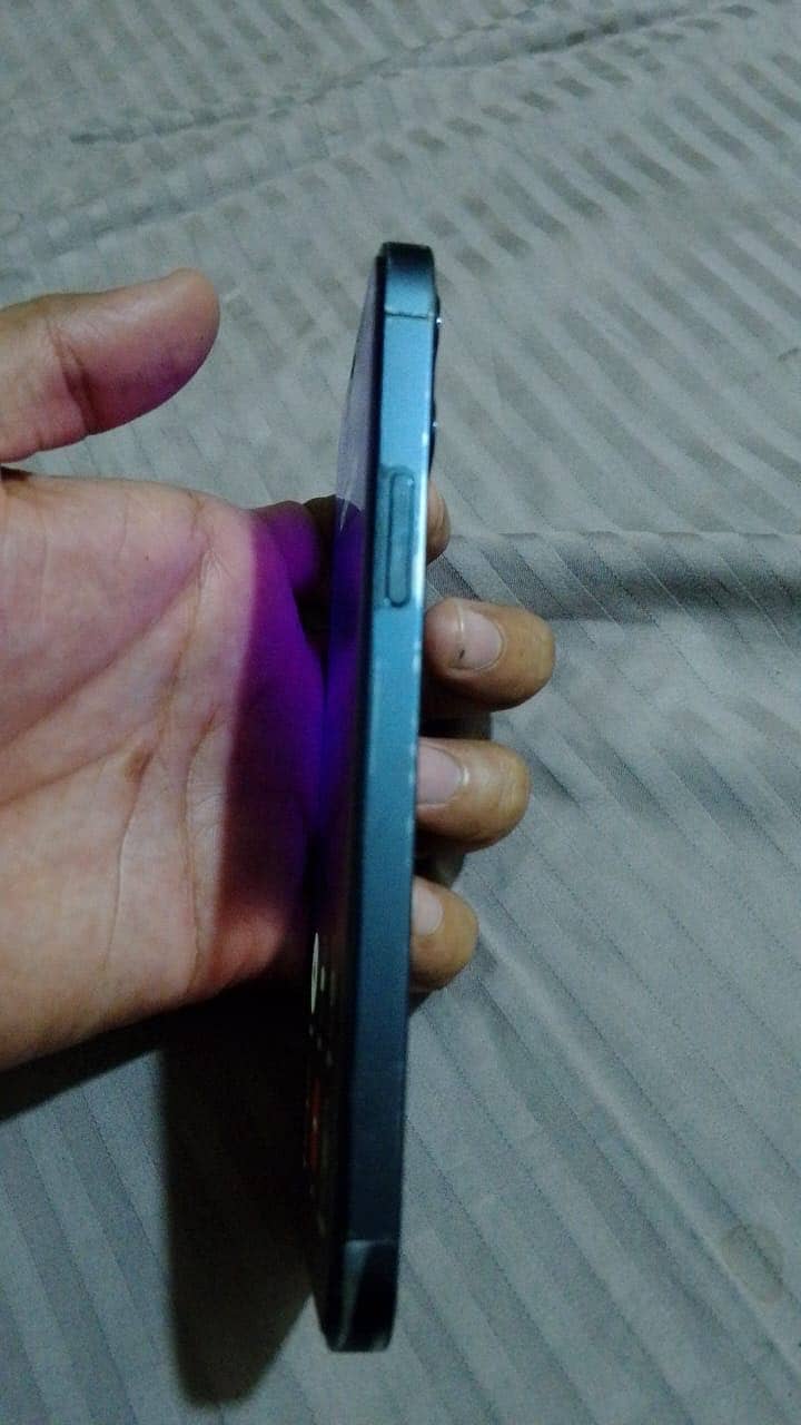 Apple iPhone 12 Pro 4