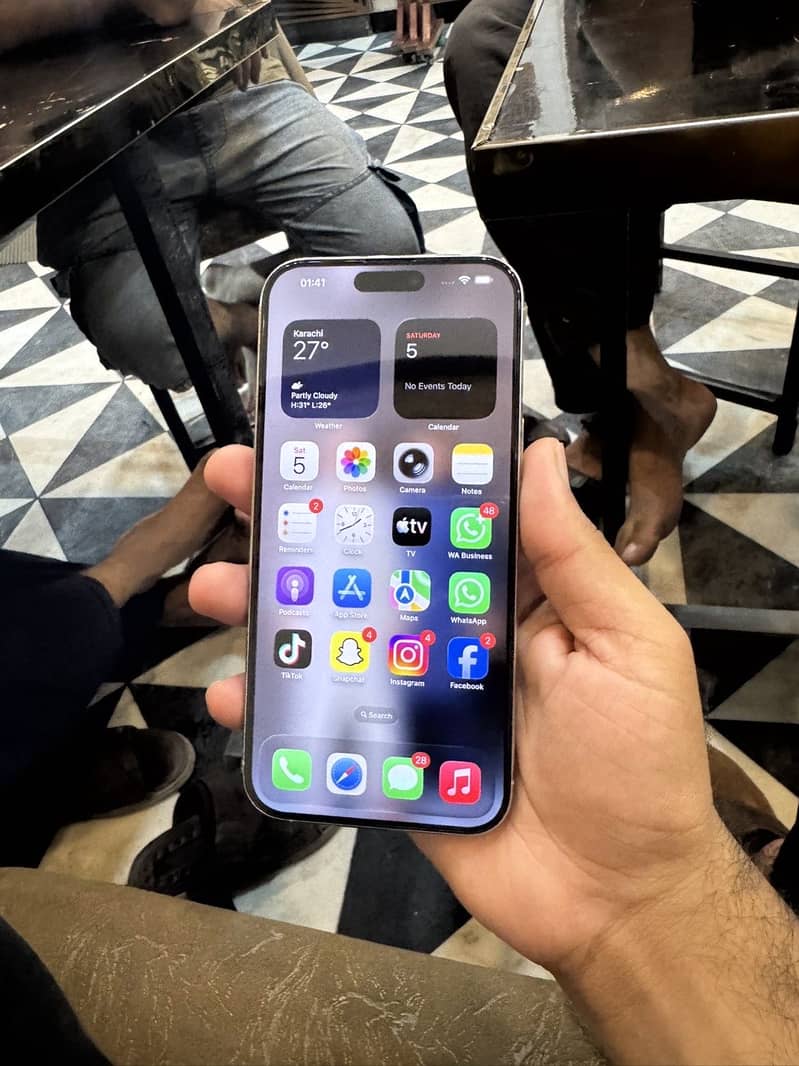 Apple iPhone 16 Pro Max 3