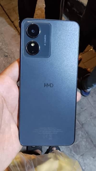 HMD Aura 2