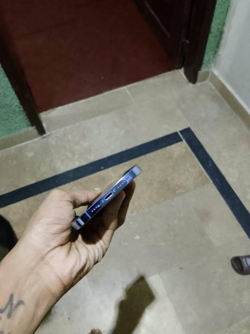 Apple iPhone 13 Pro Max 4