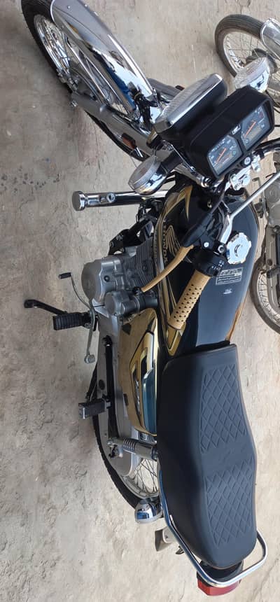 Honda cg 125 Gold edition Balck