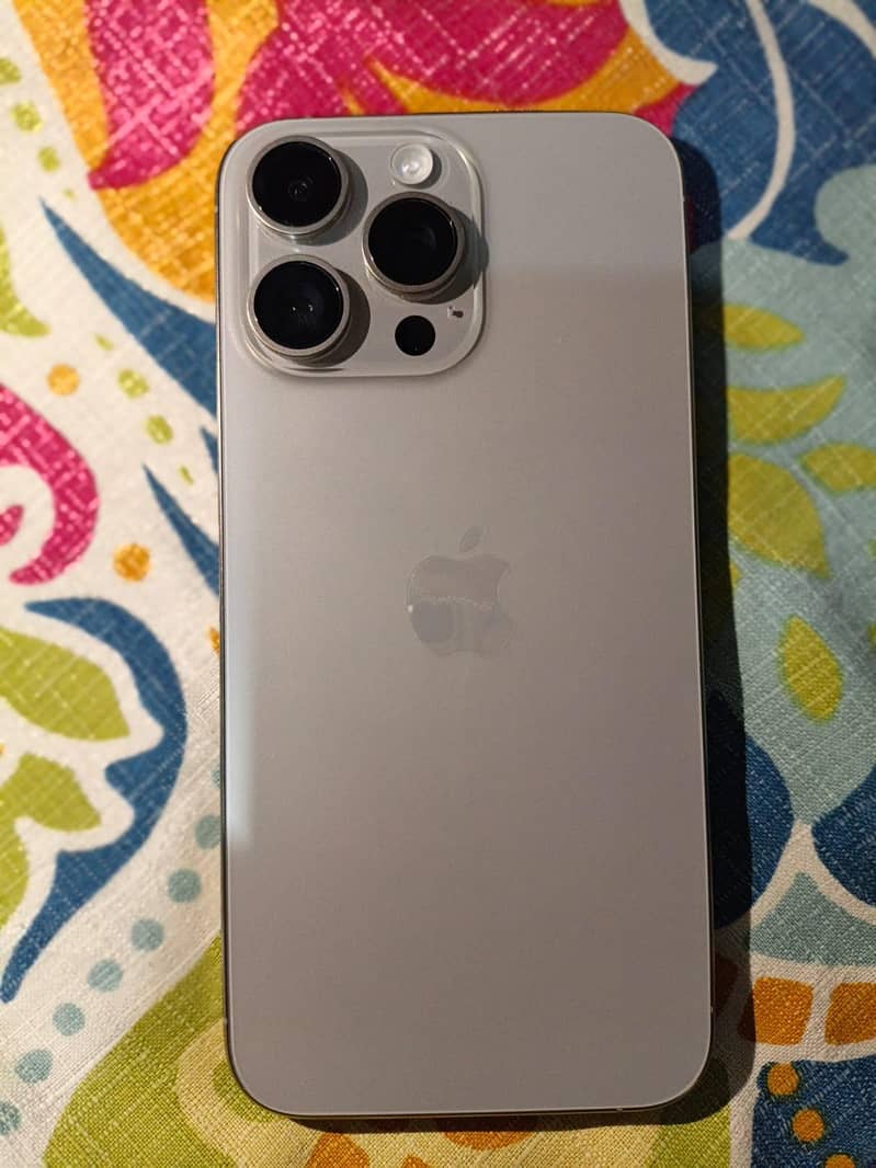 Apple iPhone 15 Pro Max 1