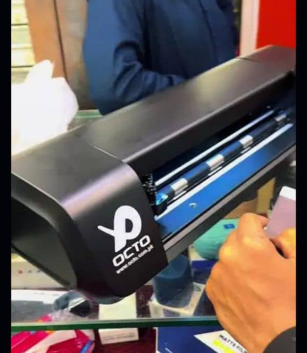 Mobile Sticker cutting machine 1