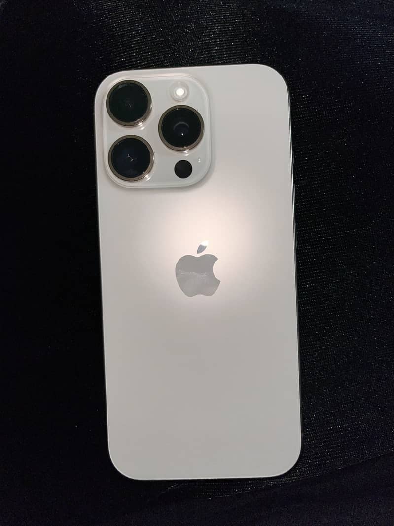 Apple iPhone 16 Pro 0