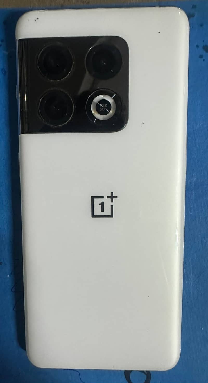 One Plus 10 Pro 1