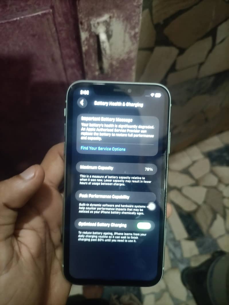 Apple iPhone 11. 4