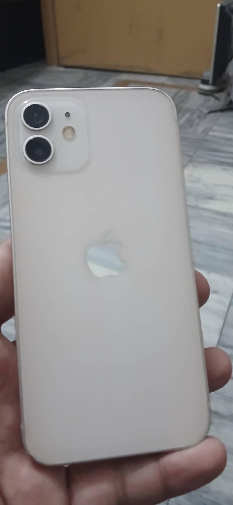 Apple iPhone 12 1