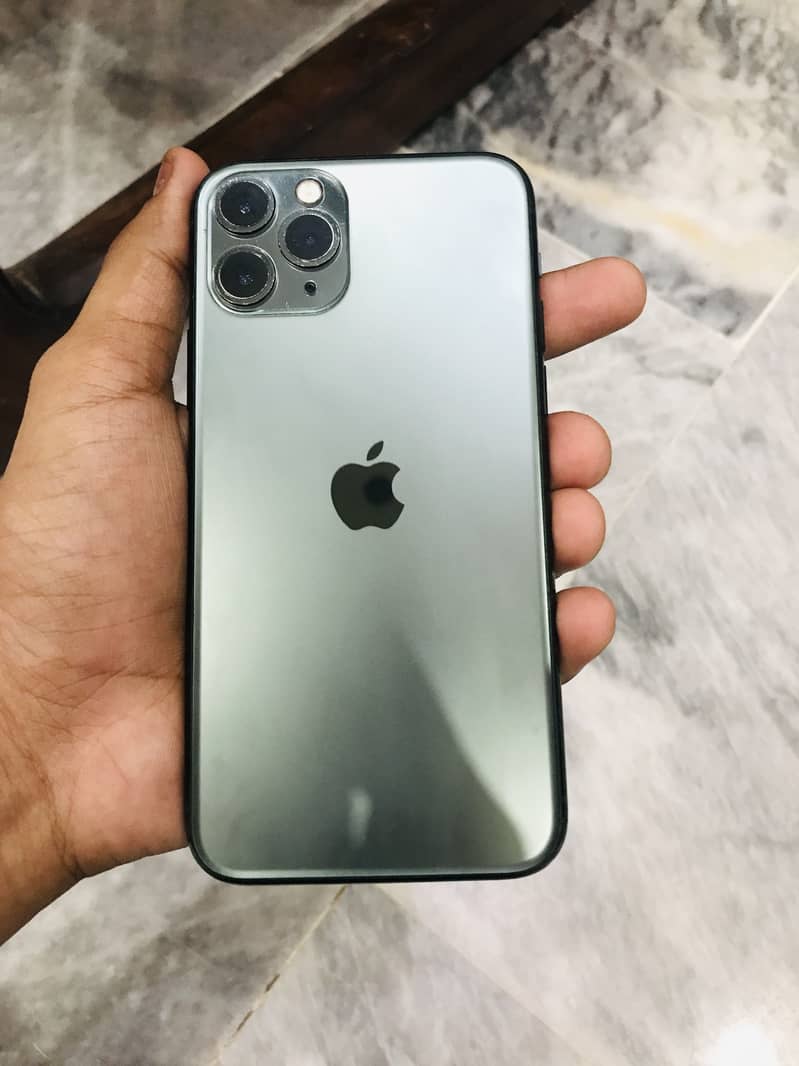 Apple iPhone 11 Pro 4