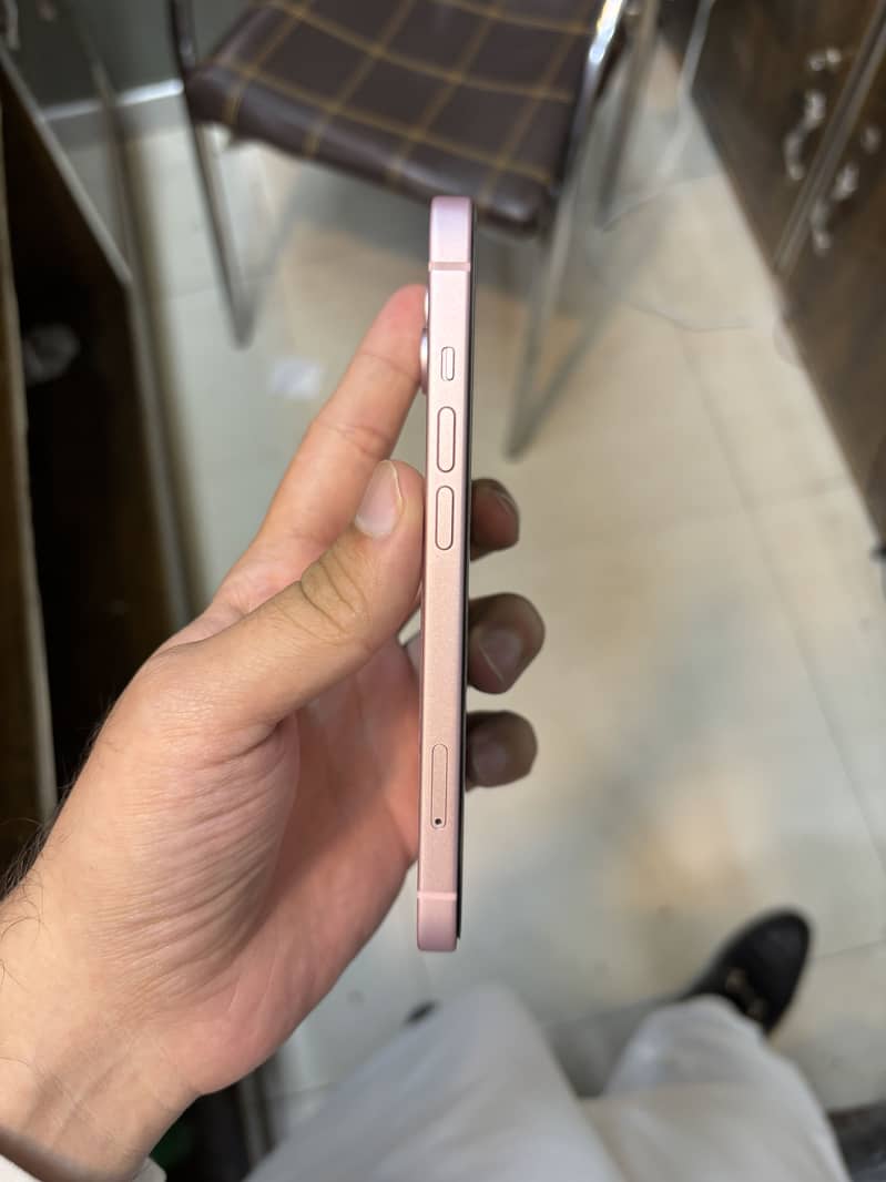 Apple iPhone 15 3