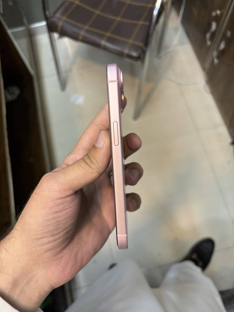 Apple iPhone 15 5