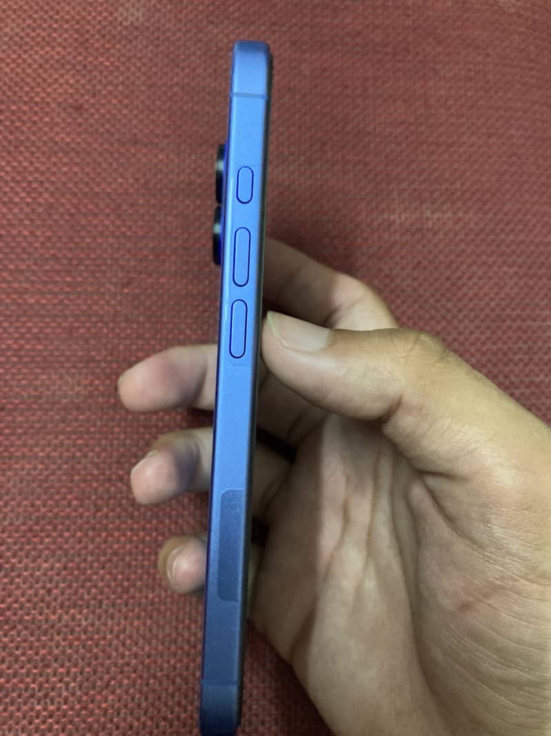 Apple iPhone 16 1